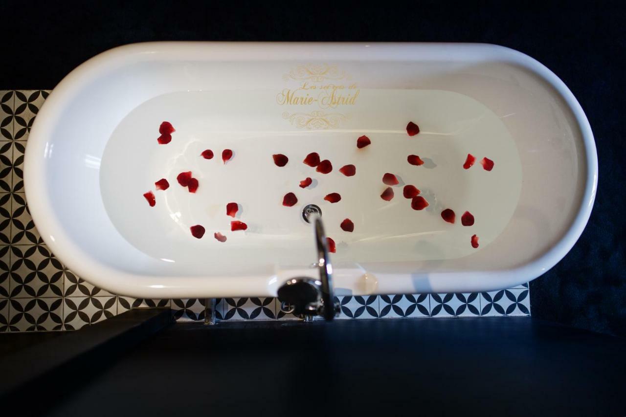 Les Secrets De Marie-Astrid, Suite Love Room Burdeos Exterior foto